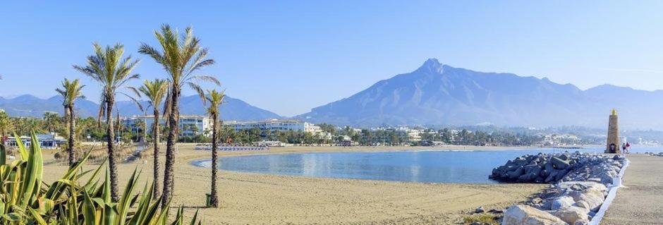 Karibu Beach & Pool マルベーリャ エクステリア 写真