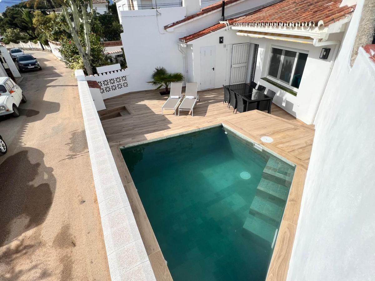 Karibu Beach & Pool マルベーリャ エクステリア 写真